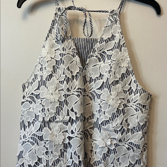 INTERMIX Detailed Top - Picture 3 of 5